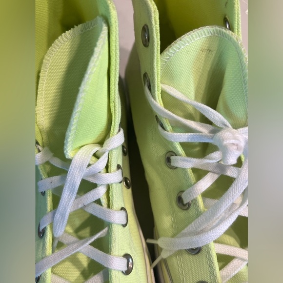 Converse Women's Chuck Taylor All Star Lift Platform High Volt Size 8 Shoes - Picture 5 of 7